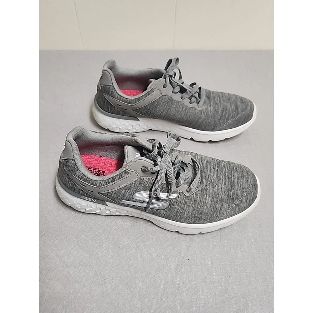 Skechers Womens Size 8 Go Run Goga Mat Grey Sneakers